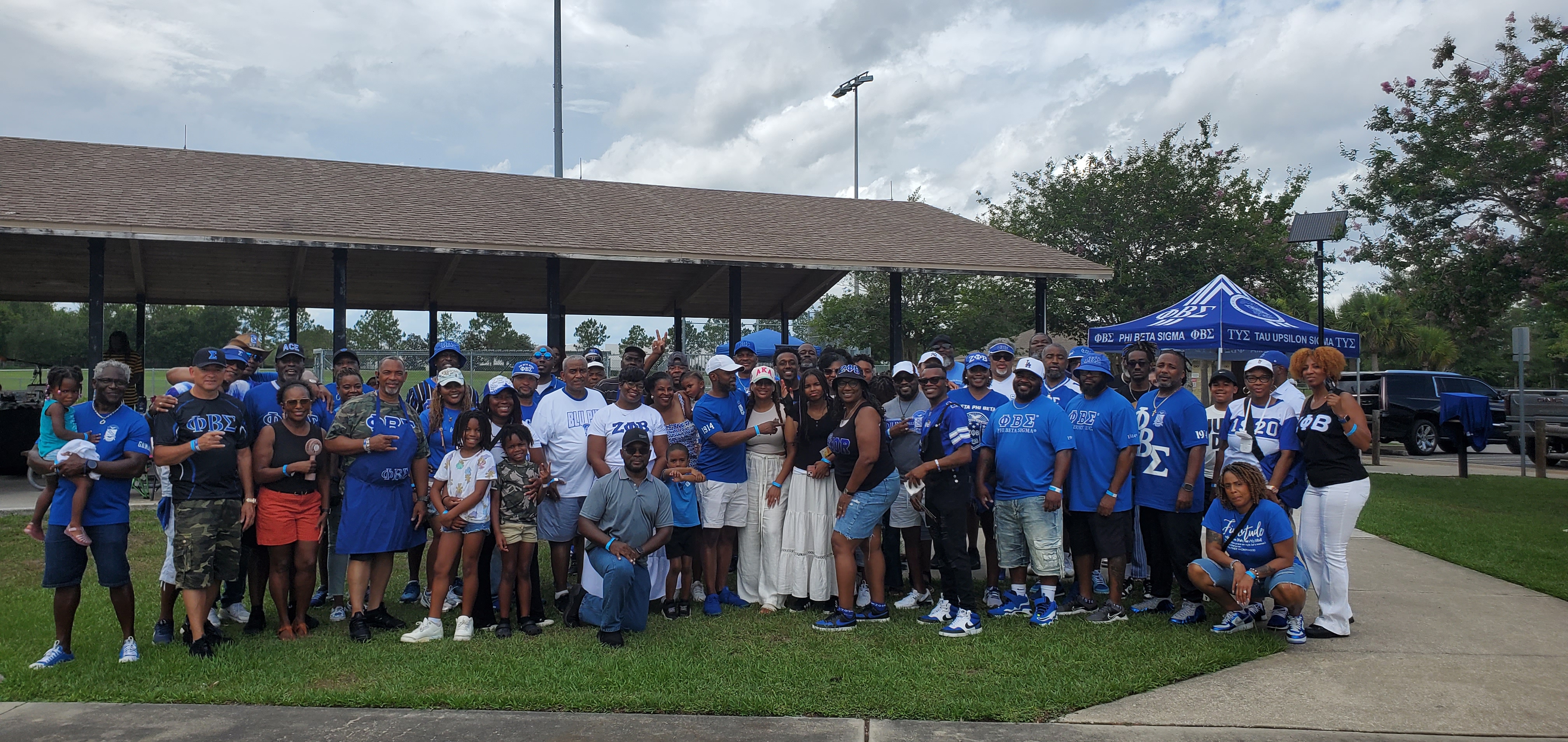 Tau Upsilon Sigma family picnic